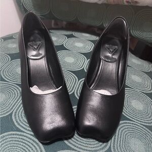 Fluevog Prowess Bells Size 10